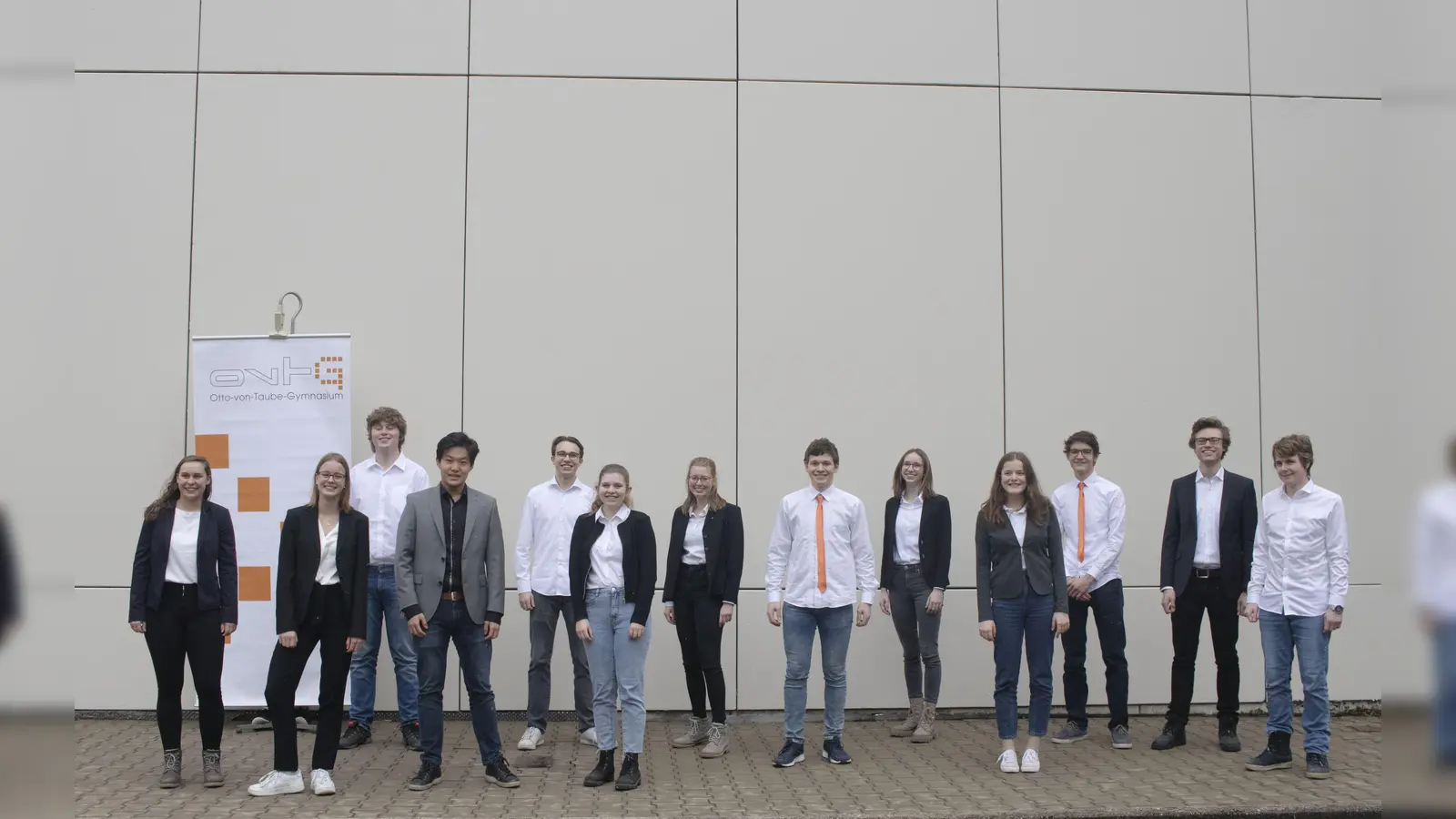 „Sehr viel gelernt”: Vor prominentem Publikum stellte das Wissenschaftskolleg im Otto-von-Taube-Gymnasium seine Facharbeiten vor, bevor es zu den Abiturprüfungen geht.  (Foto: Johannes Münch)