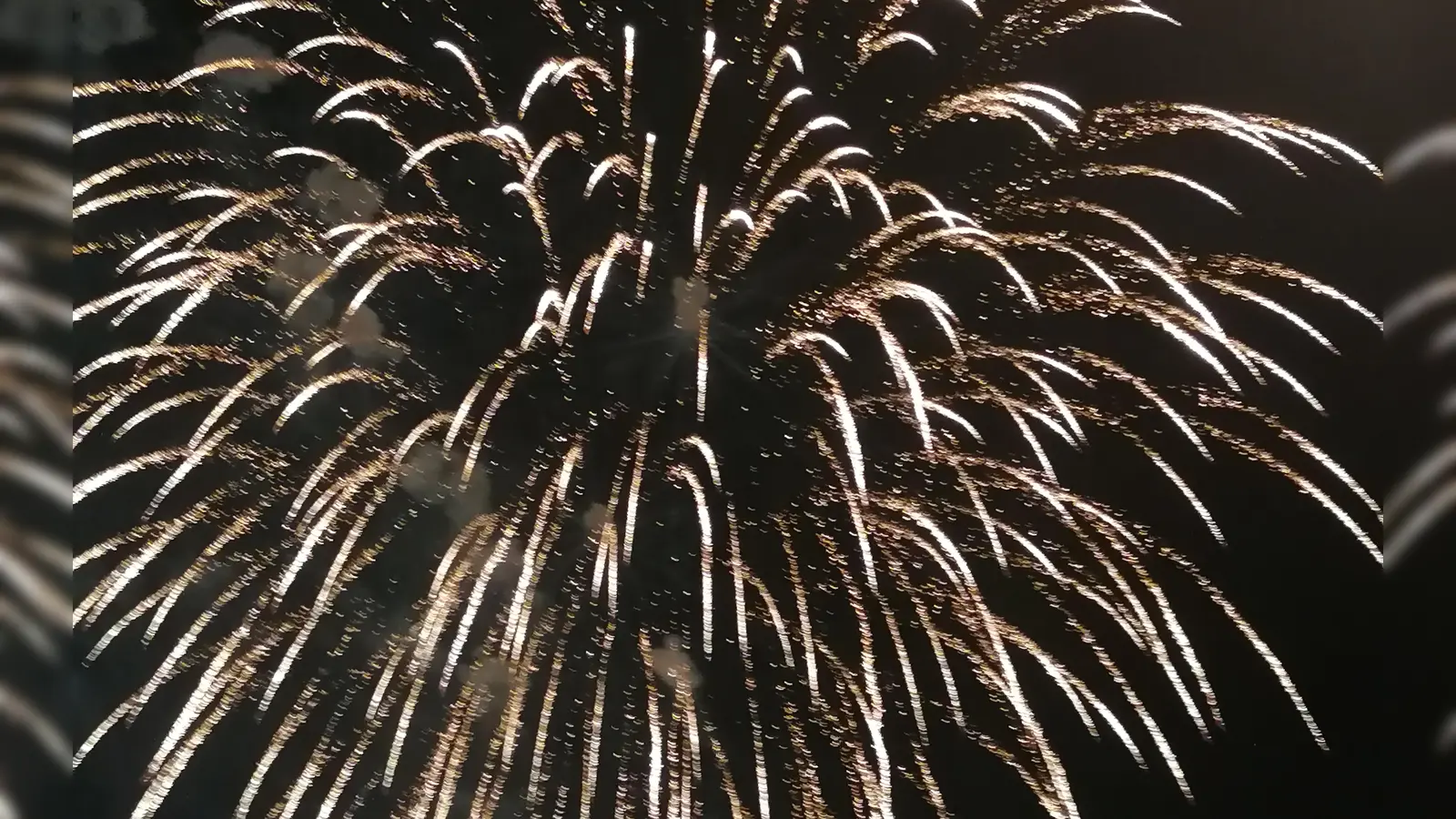 Ein Feuerwerk zu Silvester soll es in der Erdinger Innenstadt heuer nicht geben. (Symbolbild: job)