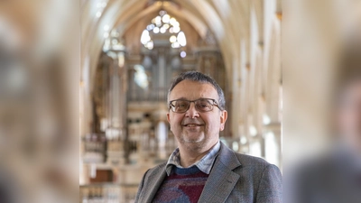 Matthias Dreißig spielt im Rahmen des Münchner Orgelsommers auf der Eule-Orgel in der Himmelfahrtskirche. (Foto: Matthias Frank Schmidt)