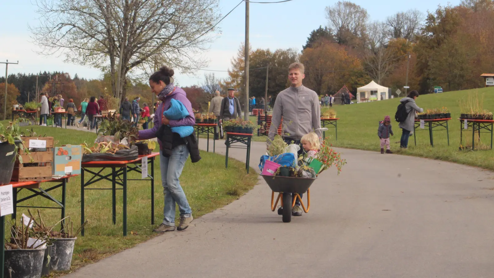 „Die Grüne Meile” des Netzwerks Gartenwinkel-Pfaffenwinkel ist perfekt für einen Familienausflug geeignet. (Foto: AVC)