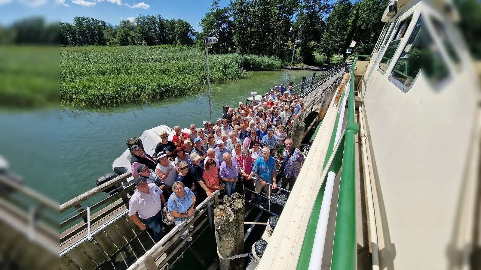 Die 91 Seniorinnen und Senioren genossen die Fahrt sichtlich. (Foto: Gemeinde Herrsching)