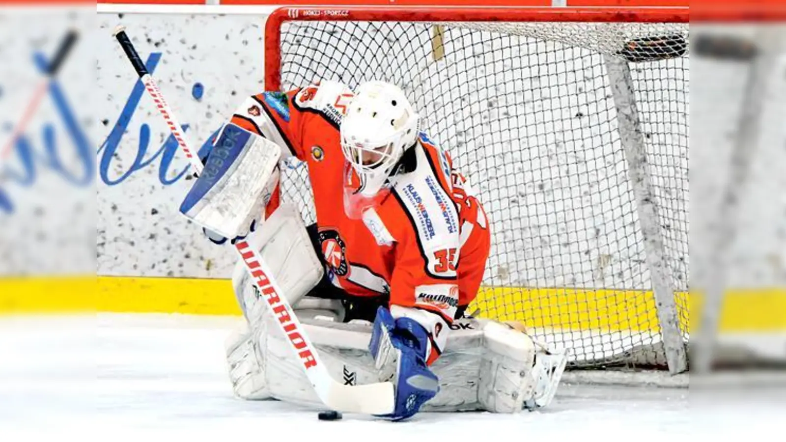 Eine großartige Saison gespielt: Lukas Steinhauer vom EHC Klostersee, wurde von einer Fachjury in der vom Magazin »EishockeyNews« durchgeführten Wahl kürzlich zum Torhüter des Jahres gewählt.	 (Foto: smg / Nicky Alexander)