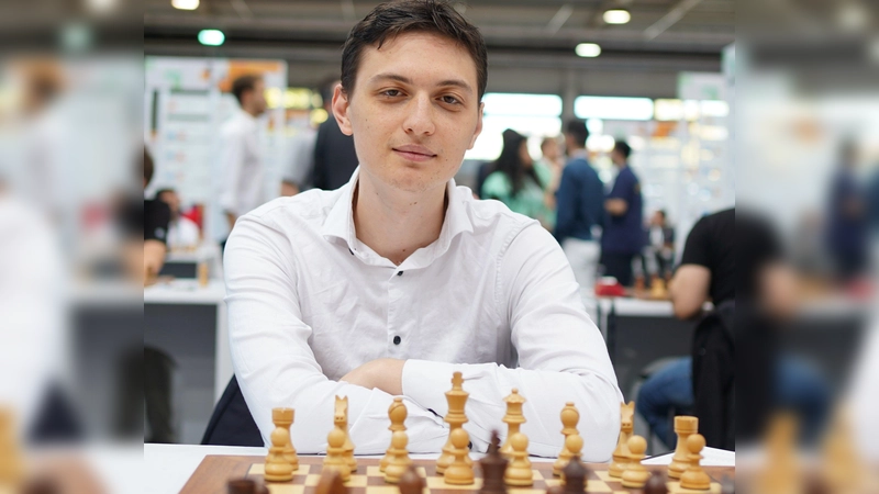 Auch der amtierende Deutsche Meister und Nationalspieler Dmitrij Kollars aus Bremen wird bei der Deutschen Meisterschaft 2025 in München wahrscheinlich versuchen, seinen Titel zu verteidigen. (Foto: Katharina Reinecke/Deutscher Schachbund)