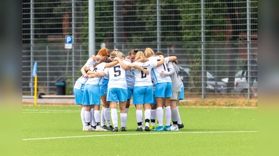 In Torlaune: Frauen des TSV 1860 München.  (Foto: Anne Wild)