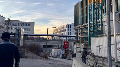 Warum nicht die Unterführung zur S-Bahn auch unter der Bodenseestraße entlang führen? Bürger kritisierten im BA den Verkehr in Freiham. (Foto: Ulrike Seiffert)