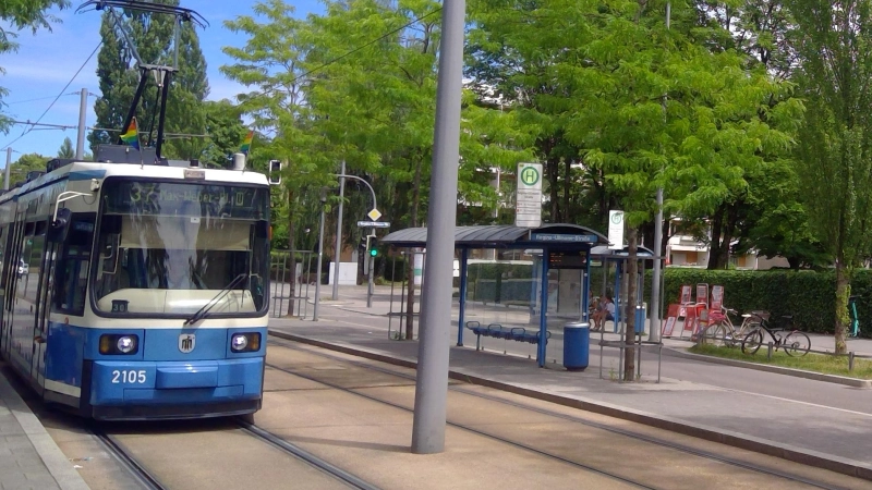 Von der Haltestelle Regina-Ullmann-Straße zweigt künftig eine knapp einen Kilometer lange Tramstrecke zum S-Bahnhof Johanneskirchen ab. (Foto: bas)