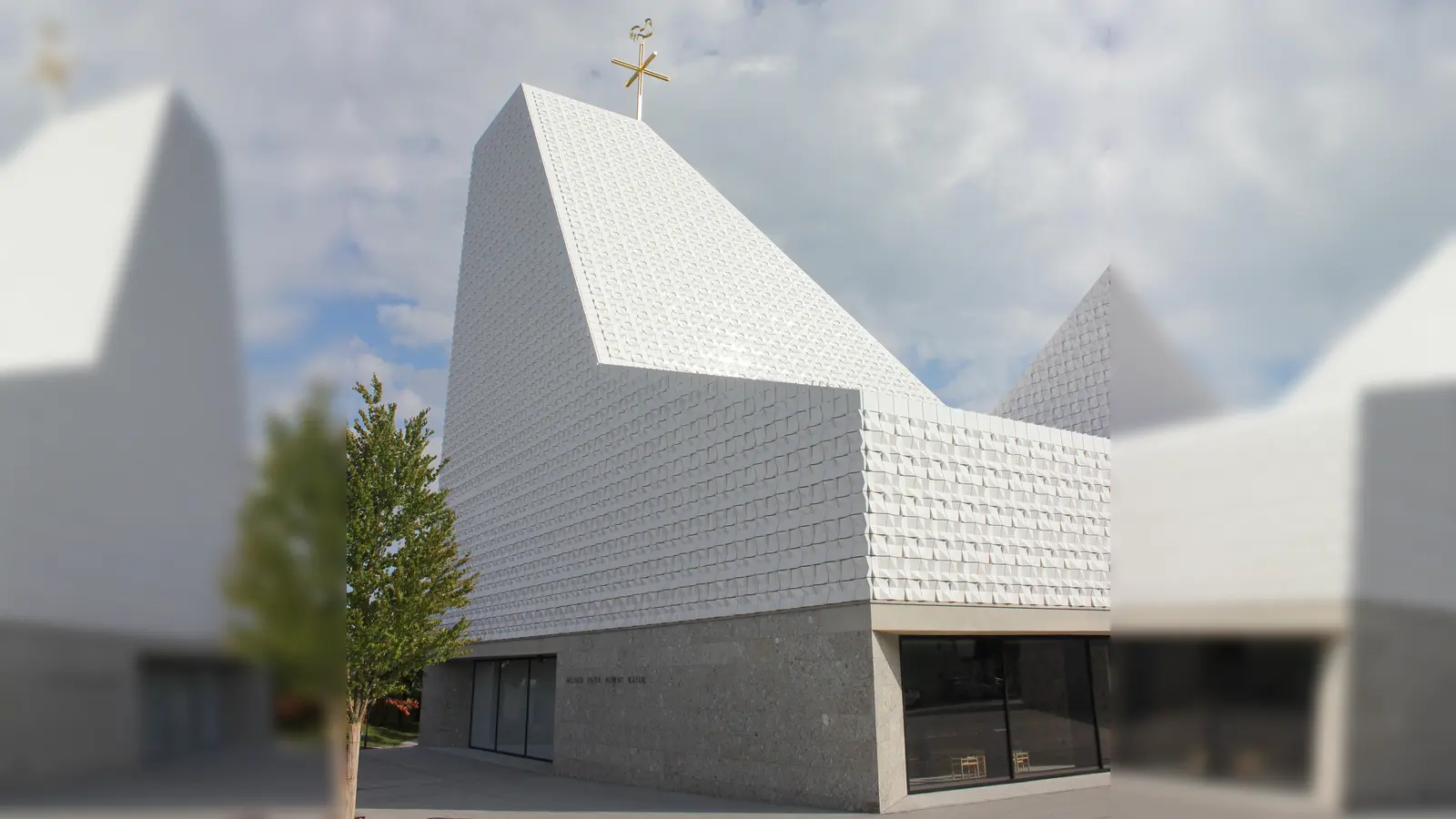 Die moderne Poinger Kirche Seliger Pater Rupert Mayer findet in der Fachwelt viel Anklang. (Foto: bs)