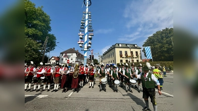 Im Jahr 2024 feierten die Aubinger 130 Jahre Männergesangsverein. In diesem Jahr feiern sie 75 Jahre Aubinger Maibaum.  (Foto: Ulrike Seiffert)