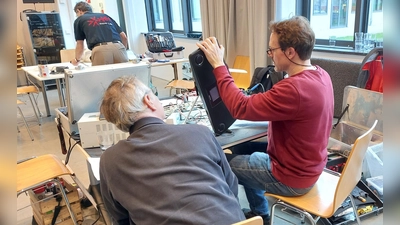 Das Haus der Eigenarbeit lädt für den 9. Februar wieder zum Repair Café ein. (Foto: HEi Repair Café)