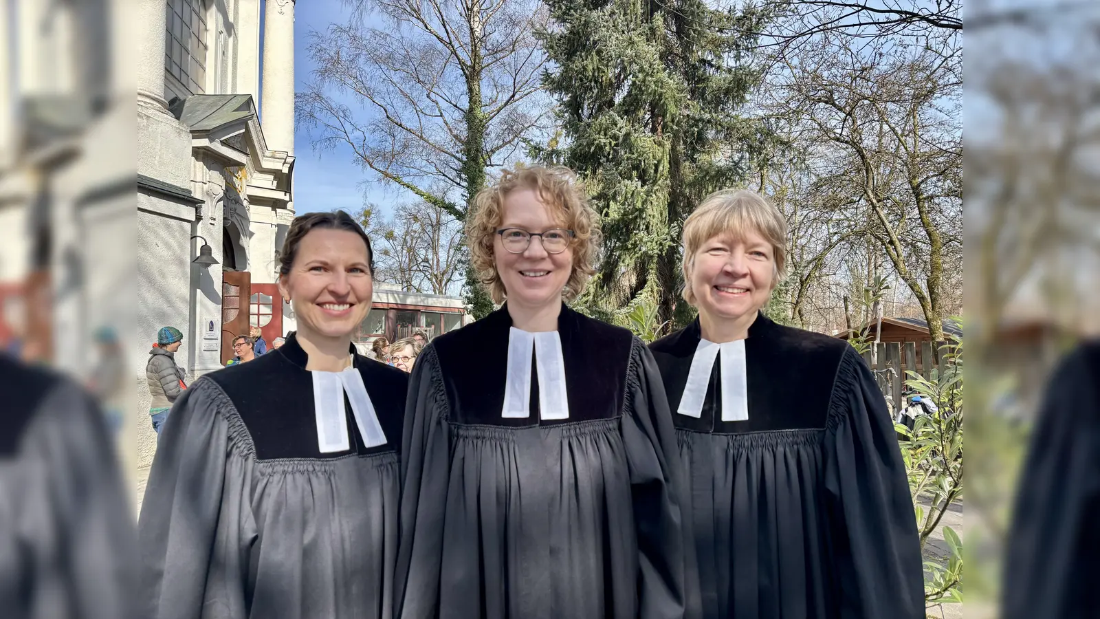 Das Pfarrerinnen-Trio der Pasinger Himmelfahrtskirche mit Charlotte Merget-Fell, Christiane Emmert und Christine Drini (v.l.). (Foto: us)