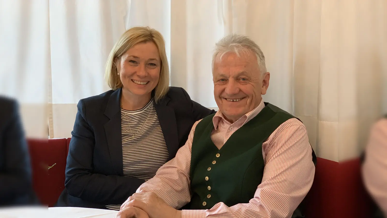 MdL Doris Rauscher und der Plieninger Naturschützer Franz Höcherl in der Landtagsgaststätte. (Foto: Büro Doris Rauscher)