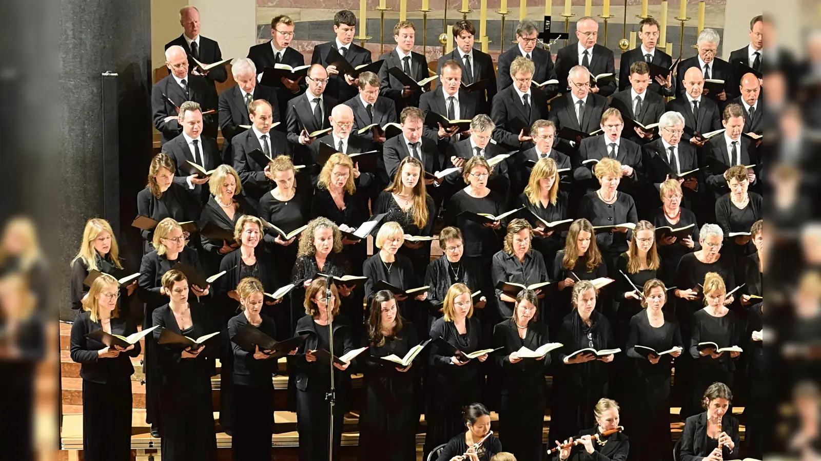 Der Münchner Motettenchor beim Konzert in der St.-Matthäus-Kirche. (Foto: Peter-M. Möhring)