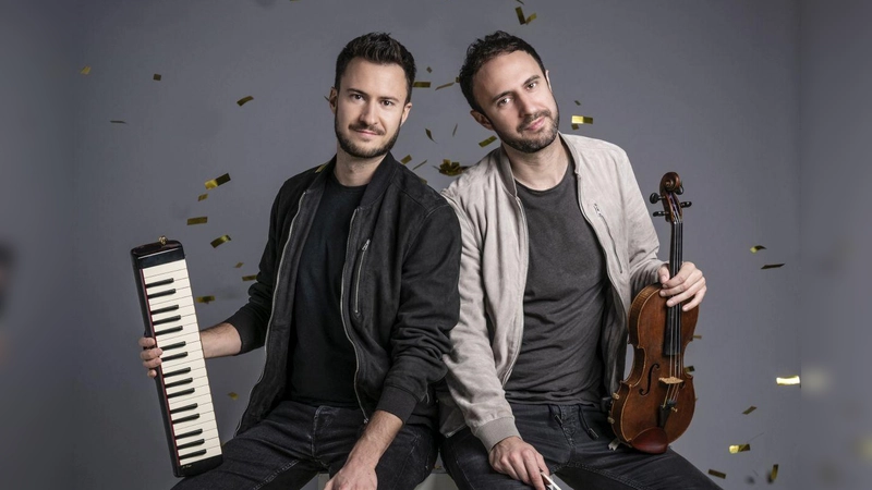 Musikalisches Brüderpaar mit Humor: Dominik und Florian Wagner. (Foto: Eva Orthuber)