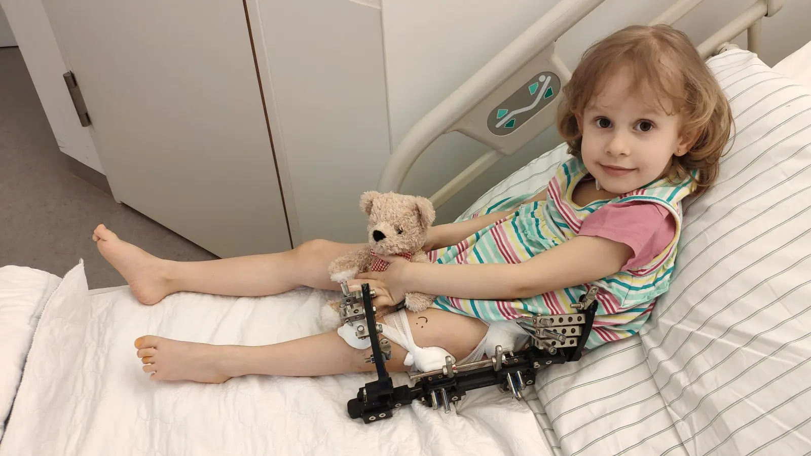 Deutsche-Lebensbrücke-Kind Filippa in der Klinik (Foto: Deutsche Lebensbrücke)