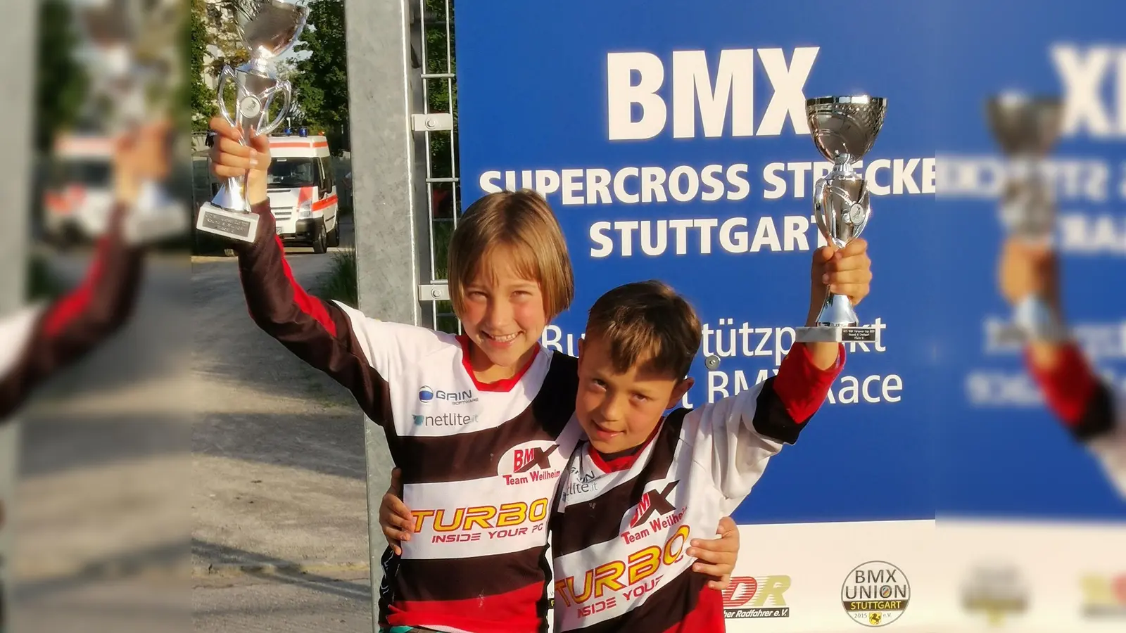 Anastasia Frison und ihr Bruder Gregorio vom BMX-Team im MC Weilheim nahmen erfolgreich am Europacup-Lauf in Stuttgart teil. Sie belegten den 5 .und 7. Platz. (Foto: BMX-Team Weilheim im MC Weilheim)