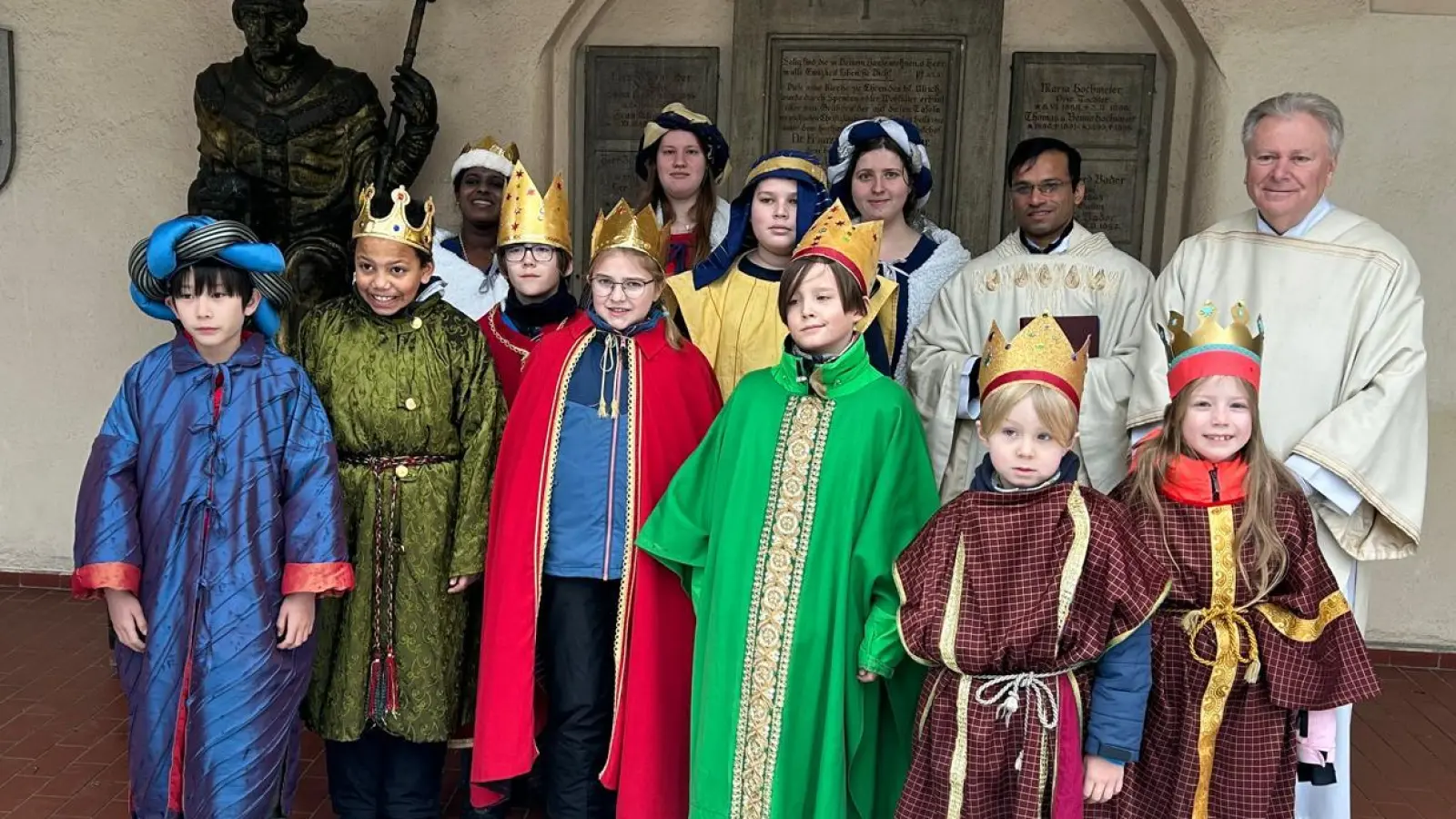 St. Ulrich entsandte seine Sternsinger, die Segen in Laimer Haushalte brachten. (Foto: PV Laim / St. Ulrich)