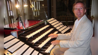 Am 8. Januar präsentiert Armon Becker an der Steinmeyer-Woehl-Orgel Werke von Messiaen, Karg-Elert und Hoyer. (Foto: Armin Becker)