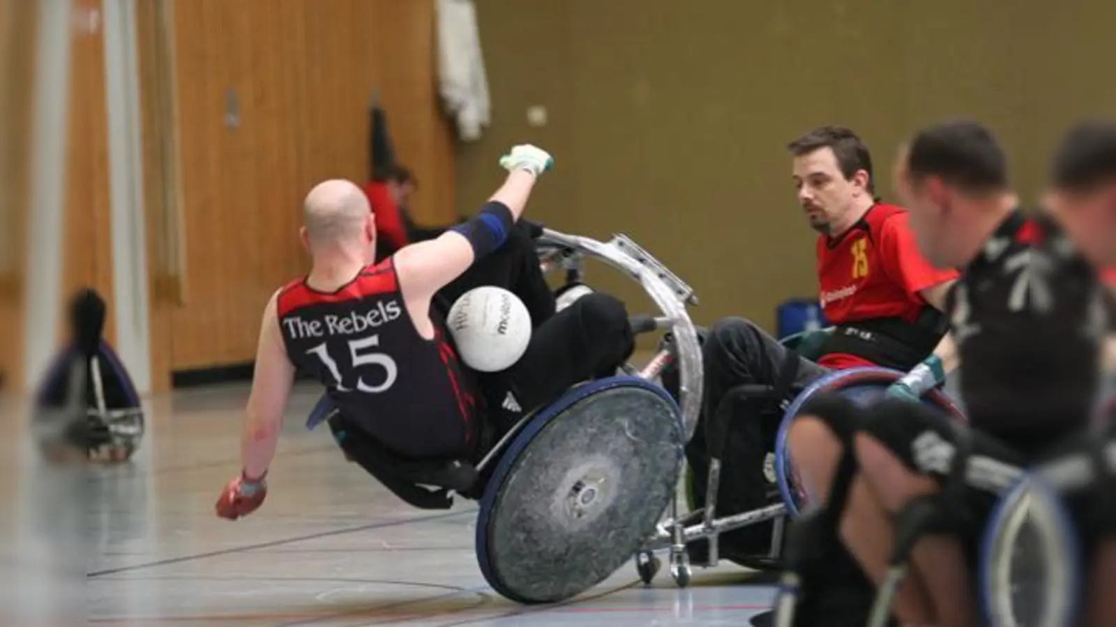 Nichts für schwache Nerven: Rollstuhl-Rugby.	 (Foto: VA)