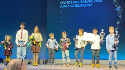 Wurden bei der ADAC Sportlerehrung ausgezeichnet (v.l.): Antonia Pain, Jamiro Löbel, Anastasia Frison, Maximilian Trippel, Jonah Kott und Gregorio Frison. (Foto: Kott)