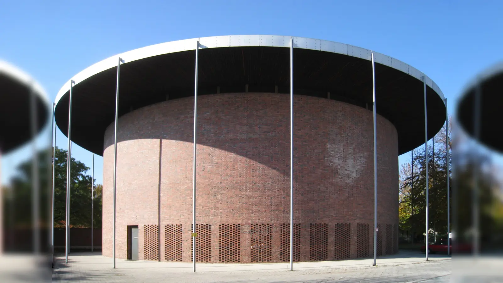 Auch die Kirche St. Johann von Capistran in Bogenhausen hat der Architekt Sep Ruf erschaffen. (Foto: Archiv)