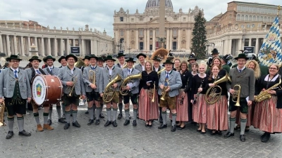 Die Feuerwehrkapelle Unterpfaffenhofen spielte bei der Beerdigung von Papst Benedikt in Rom. (Foto: Feuerwehrkapelle Unterpfaffenhofen)