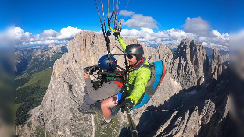 Stephan Schulz fotografierte per Drohne, Flugzeug, Gleitschirm und Heißluftballon die imposante Berglandschaft aus der Luft. (Foto: Stephan Schulz)