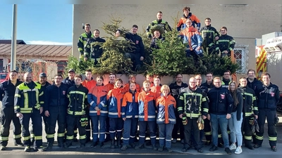 Wenig Zeit zum Verschnaufen blieb der Jugendfeuerwehr und den anderen Ehrenamtlichen zwischen den Abholfahrten und den zusätzlichen Einsätzen. (Foto: FFW Gauting)