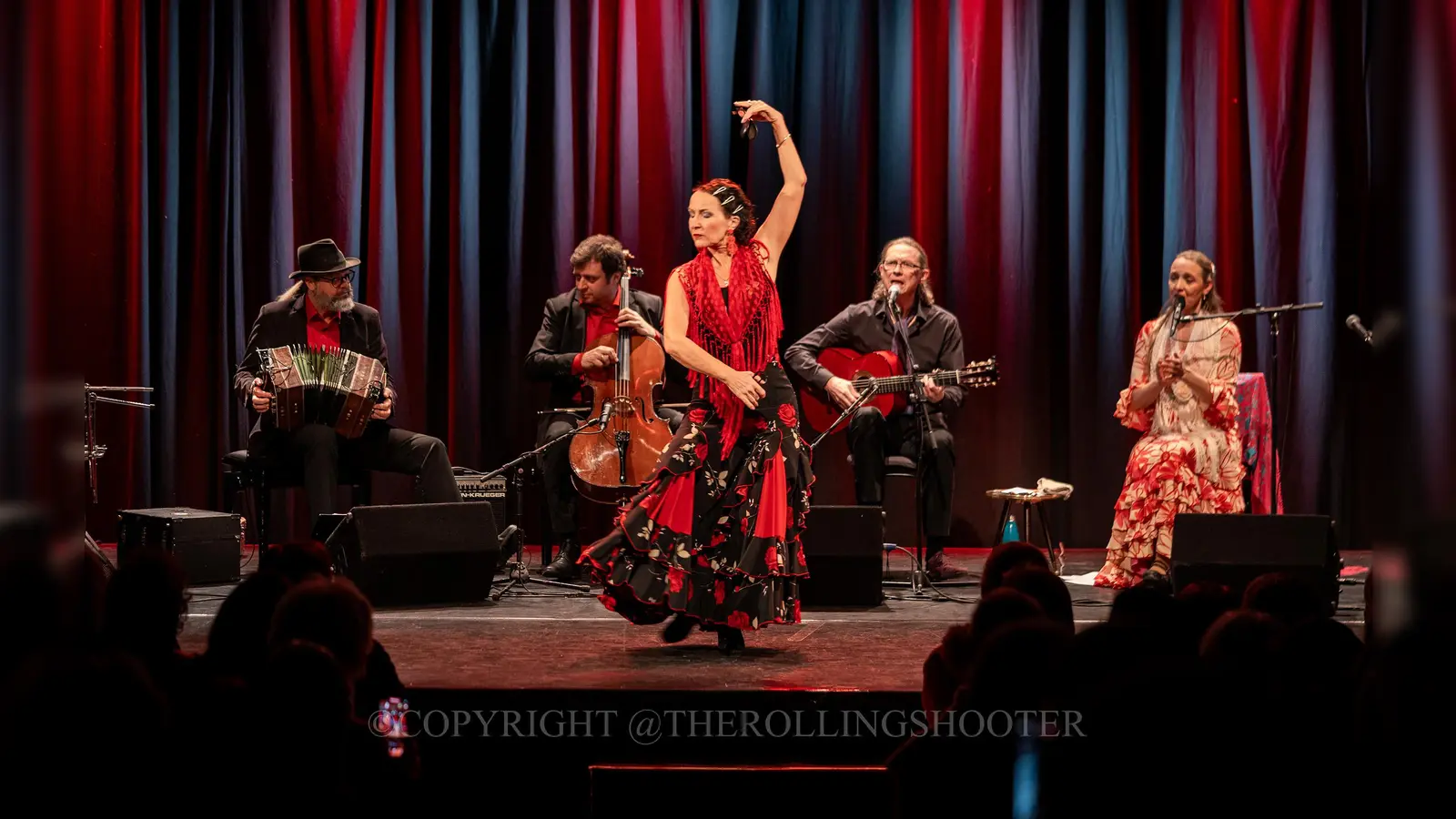 Heiße Rhythmen und leidenschaftlicher Gesang. Ricardo Volkert &amp; Ensemble. (Foto: therollingshooter)