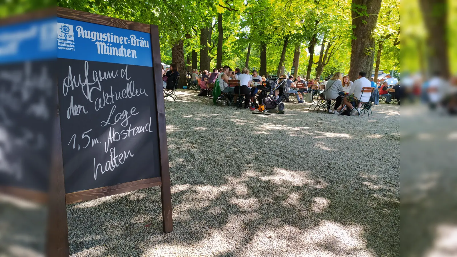 Erster Tag der Biergarteneröffnung nach der Schließung aller Gastronomiebetriebe  (Foto: Stefan Dohl)