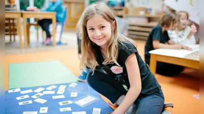 Selbstständigkeit, nachhaltiges Lernen und Schulung sozialer Kompetenz sind wichtige Ziele der Montessori Pädagogik. (Foto: Birgit Ehret/Montessori Inning)