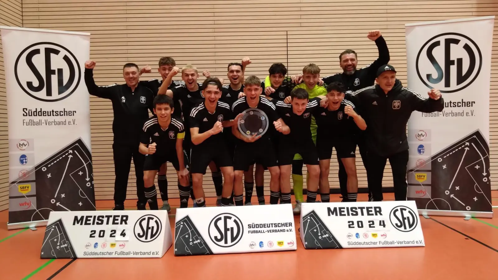 Nach der Bayerischen Meisterschaft hat die U15 des TSV München-Milbertshofen auch die Süddeutsche Meisterschaft für sich entschieden. (Foto: Martin Schweizer/SFV)