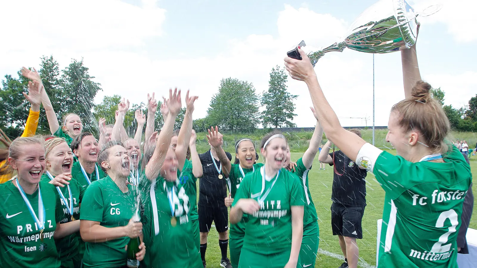 Bayerische Fußballmacht aus dem Landkreis Erding: Die Frauen des FC Forstern haben den BFV-Pokal erfolgreich verteidigt. (Foto: Fabian Fruehwirth/www.faf-presse)