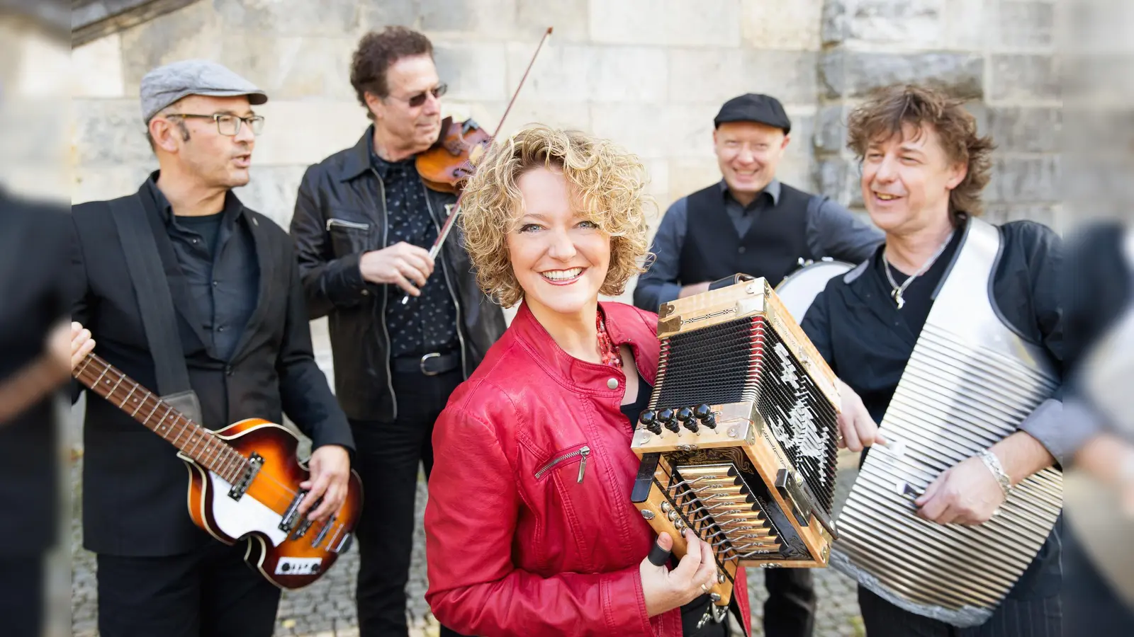 „Zydeco Annie + Swamp Cats” laden zu einer musikalischen Reise nach New Orleans.  (Foto: Christoph Mittermüller)