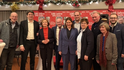 Engagement für Demokratie und soziale Gerechtigkeit (von links): Dr. Hans-Georg Küppers (ehem. Kulturreferent Münchens), MdL Florian von Brunn, Dr. Hildegard Kronawitter (ehem. MdL, Vorsitzende der Weiße Rose Stiftung e.V.), Christian Vorländer (Vorsitzender der SPD Solln), Bürgermeisterin Verena Dietl, MdB Sebastian Roloff, Micky Wenngatz (Stadträtin, Vorsitzende von München ist bunt e.V.), Festredner Christian Springer, Bezirksrätin Helga Hügenell, sowie Stadtrat und Münchens SPD-Vorsitzender Christian Köning. (Foto: SPD)