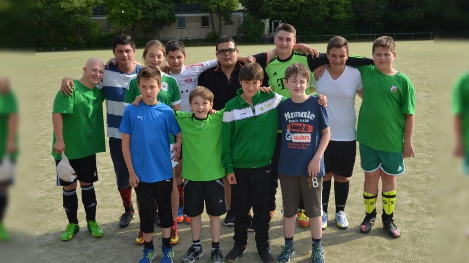 Das Inklusionsteam des TSV Forstenried mit Trainer Nunzio Baglieri (Mitte, schwarzes T-Shirt). (Foto: E.S.)