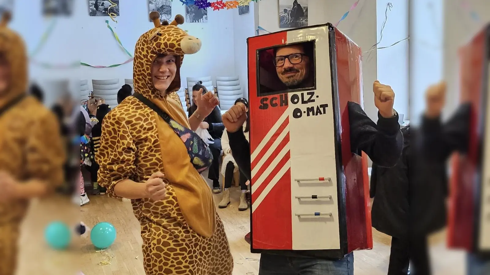 Stadträtin Barbara Likus (links) und Bernhard Goodwin (SPD Schwanthalerhöh) beim letzten SPD-Kinderfasching. (Foto: SPD)