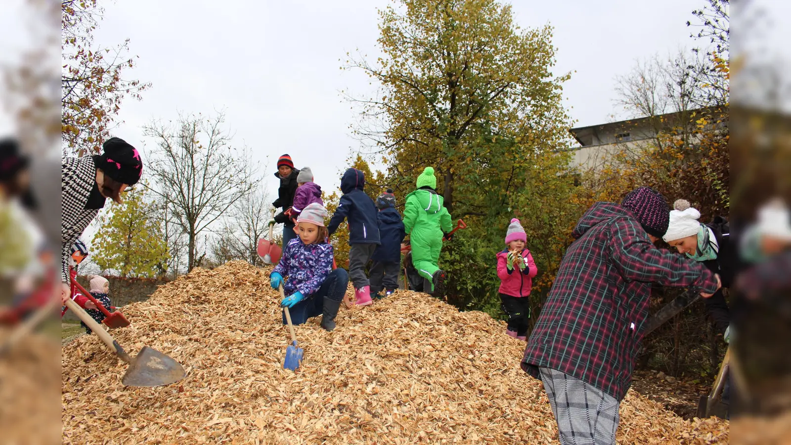 Große Garten-Umgestaltung als Gemeinschaftserlebnis im Eglfinger Kindergarten. (Foto: Gemeinde Haar)