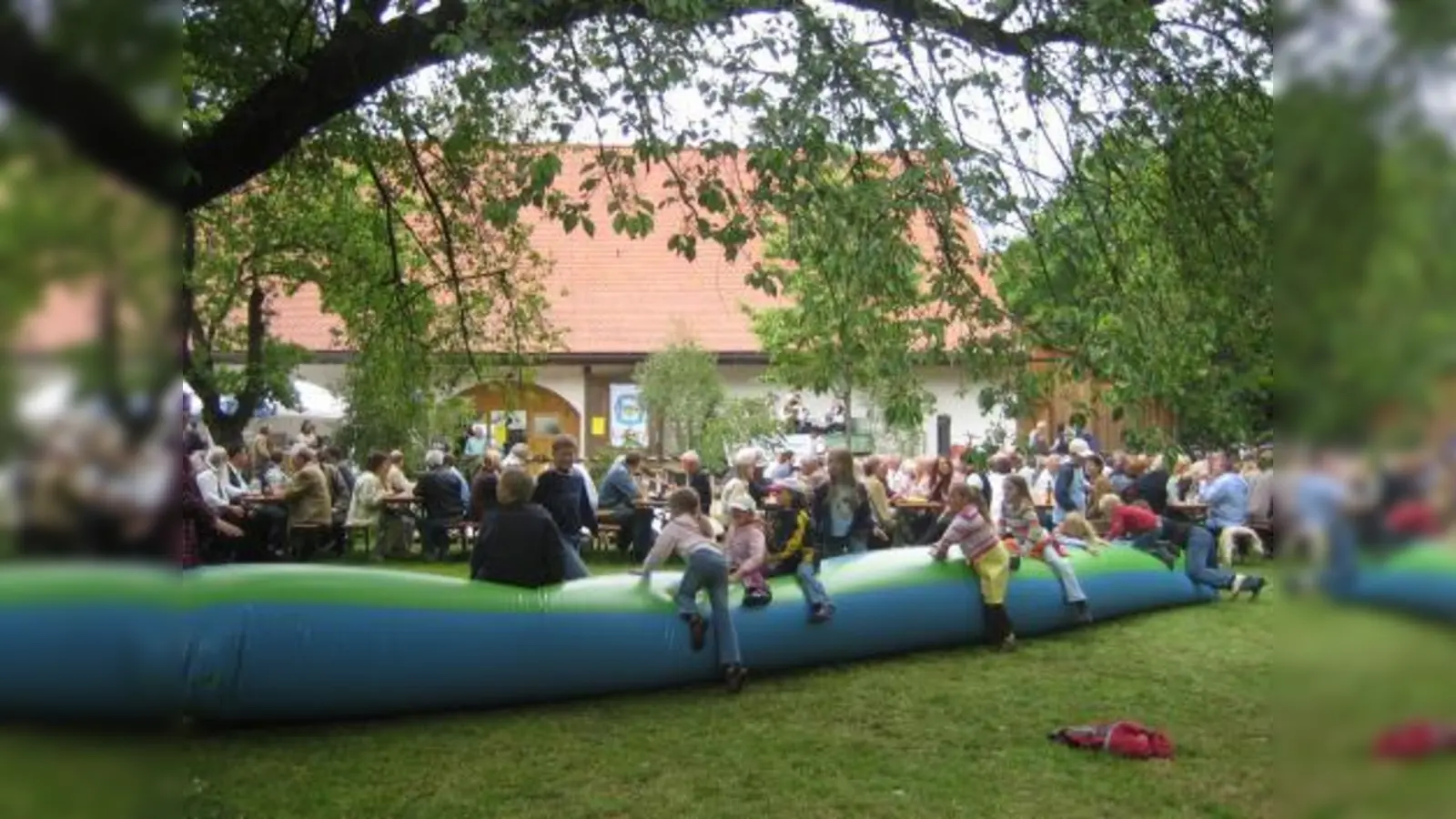 Im Obermenzinger Zehentstadel wird viel gefeiert, wie hier zum Stadlfest 2008. Jetzt geht der Stadel in seine verdiente Winterpause. (Foto: US)