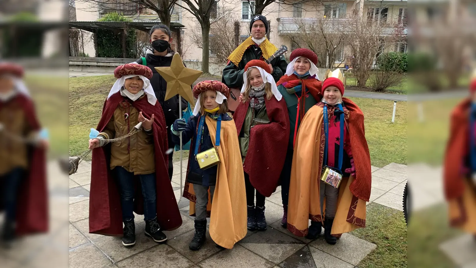 Frater Philipp Sauter vom Pfarrverband Neuhausen brachte mit einer Gruppe Sternsingerkindern den Haussegen zu den angemeldeten Haushalten in Neuhausen.  (Foto: St. Vinzenz)