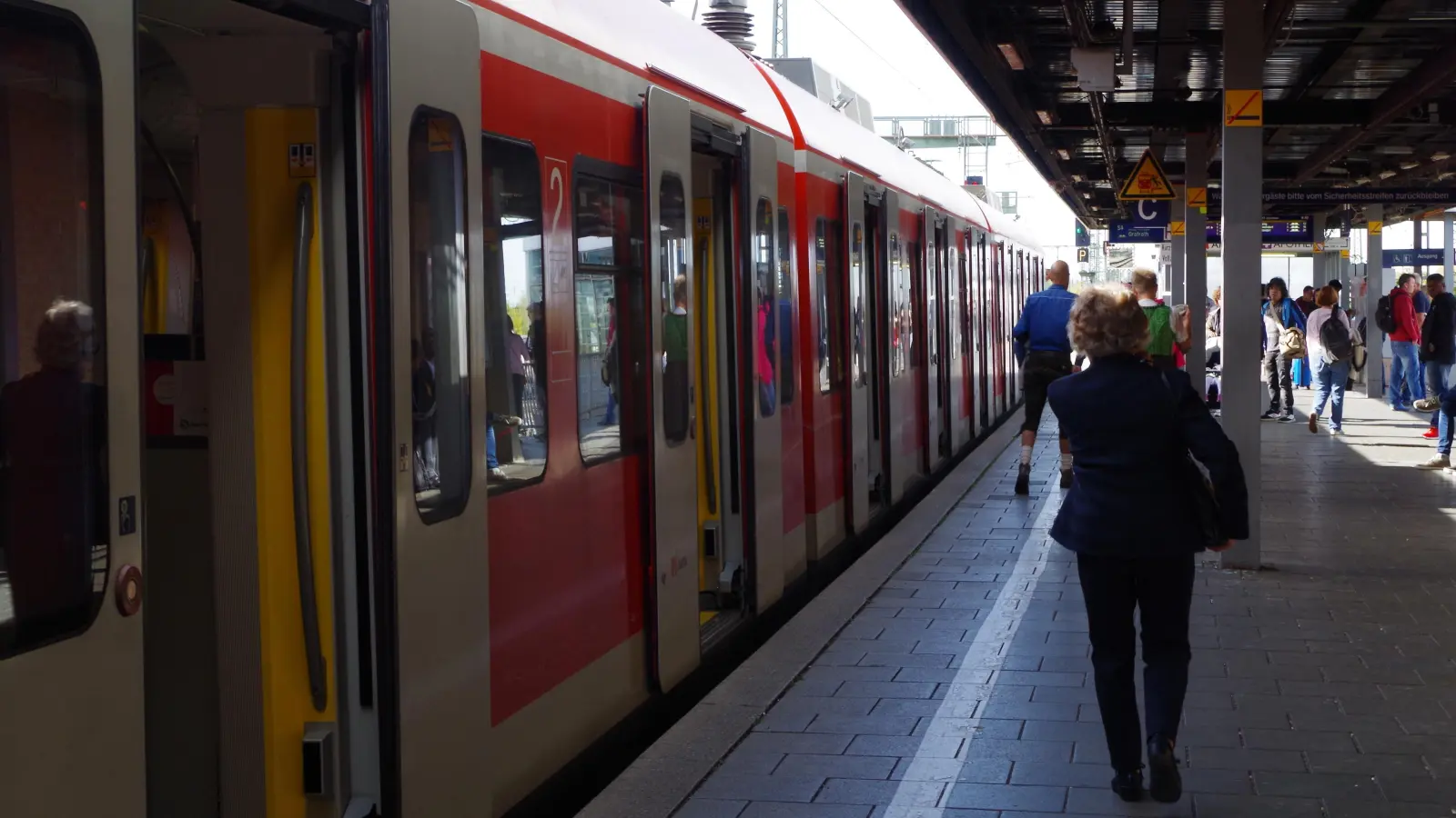 Voraussichtlich ab Herbst wird der Bahnsteig am Laimer Bahnhof aufgrund der laufenden Bauarbeiten nicht mehr für alle zugänglich sein. (Foto: Beatrix Köber)