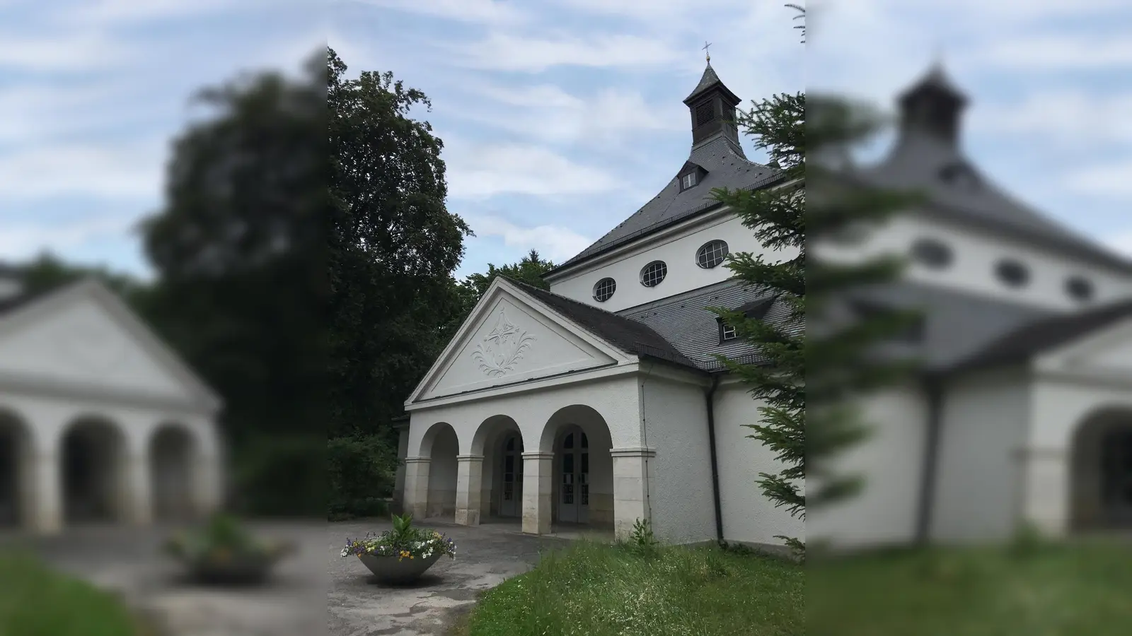 Die Aussegnungshalle im Alten Teil des Waldfriedhosf wurde zu Beginn des 20. Jahrhunderts errichtet. (Foto: Geschichtsverein Hadern)