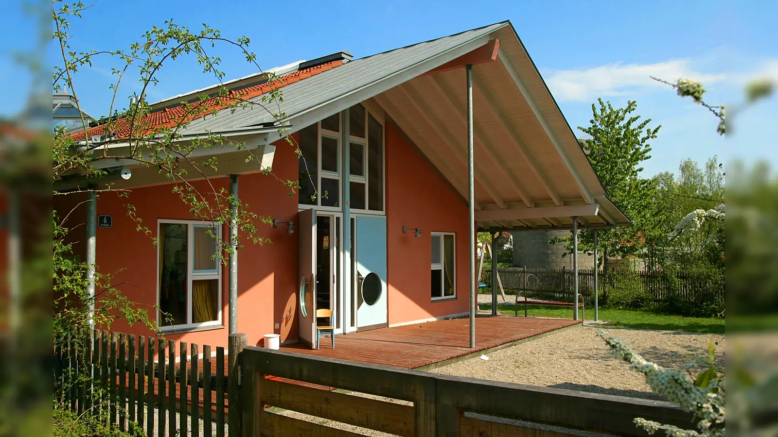 Das Zwergerlhaus in Berglern lädt zum Kennenlernen ein. (Foto: Gemeinde Berglern)