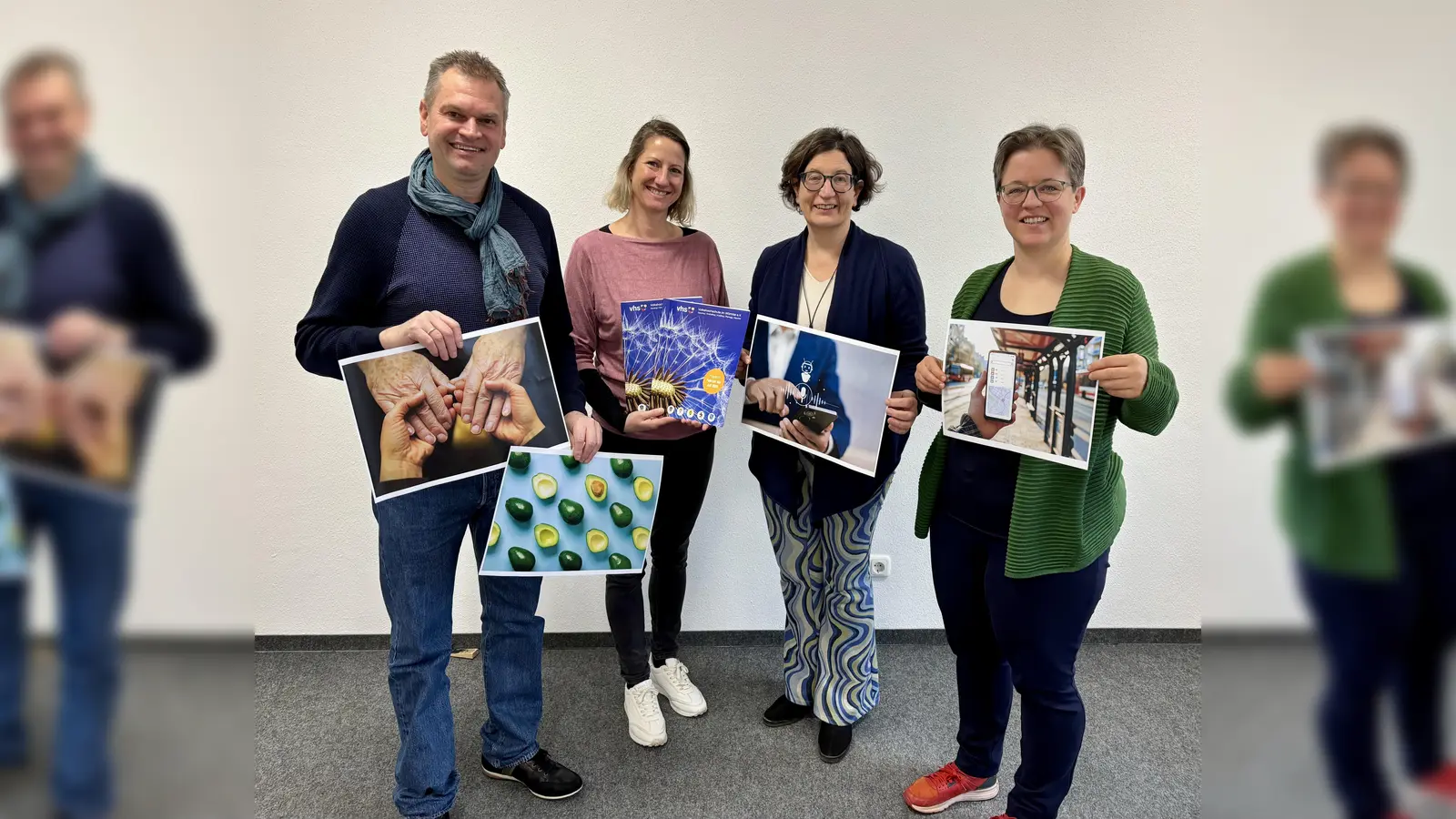 Die VHS bietet ein großes Programm mit fünf Themenreihen (v.l.): Vereinsvorsitzender Klaus Tonte sowie das VHS-Team mit Sussanne Reicheneder, Karola Albrecht und Julika Bake. (Foto: Ulrike Seiffert)