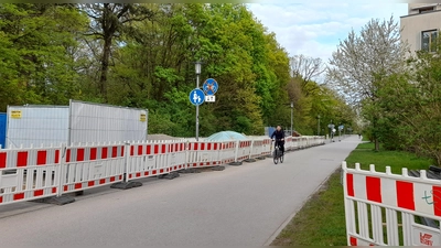 Der Oda-Schäfer-Weg soll wieder aufgegraben werden. Zuletzt säumten 2023 Bauabsperrungen die Straße. (Archivbild: Beatrix Köber)