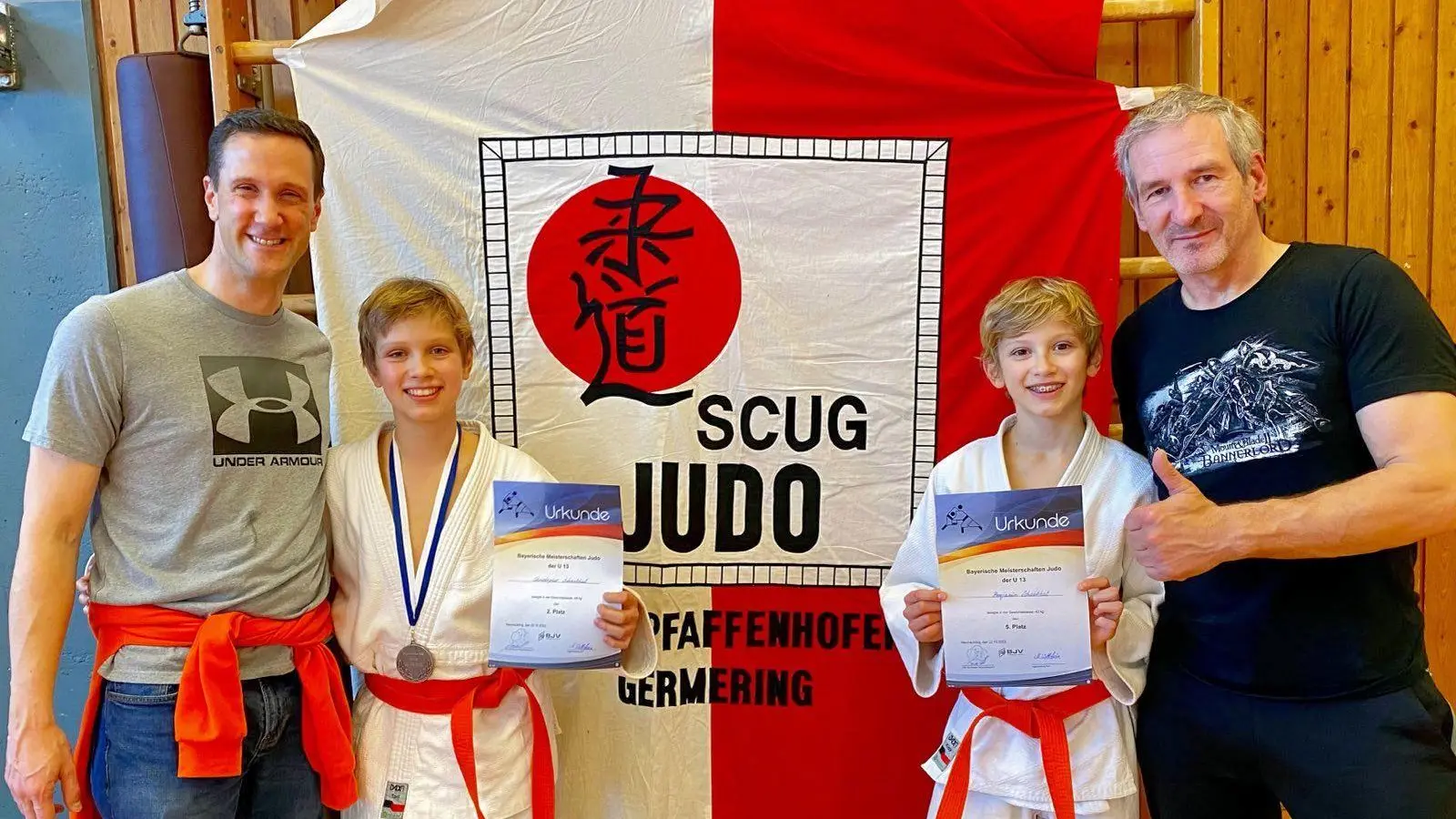 Freuten sich über ihren Erfolg (von links): Frank Schaubhut, Christopher Schaubhut, Benjamin Schaubhut und Trainer Andreas Burkert. (Foto: SCUG)