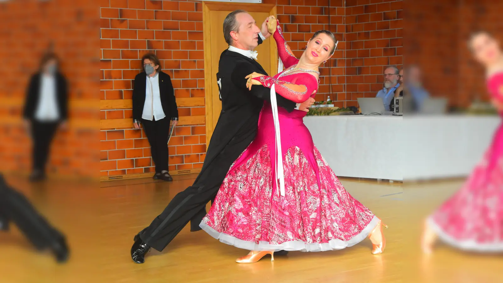 Beim Senioren-Tanzwochenende in Königsbrunn gelang Christine und Manfred Huber der Aufstieg in die S-Klasse.  (Foto: K. Buttenschön)