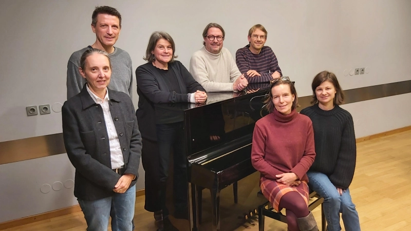 Sie sind das Neue Elternbeiratsteam der Musikschule (von links): Angelika Rilke, Steffen Ihle, Simone Baumann, Udo Schüpfer, Markus Vogel, Edith Gaß, Andreea Blanita (Foto: A. Bothmann)