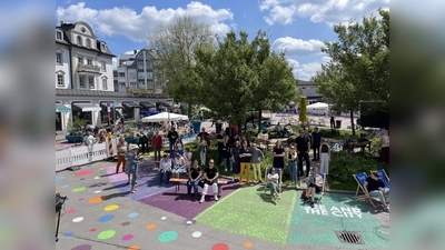 Famienfest zur Eröffnung von „See and the City”: Die Bürgerinnen und Bürger haben die zusätzlichen Flächen gerne „besetzt”.  (Foto: Stadt Starnberg)