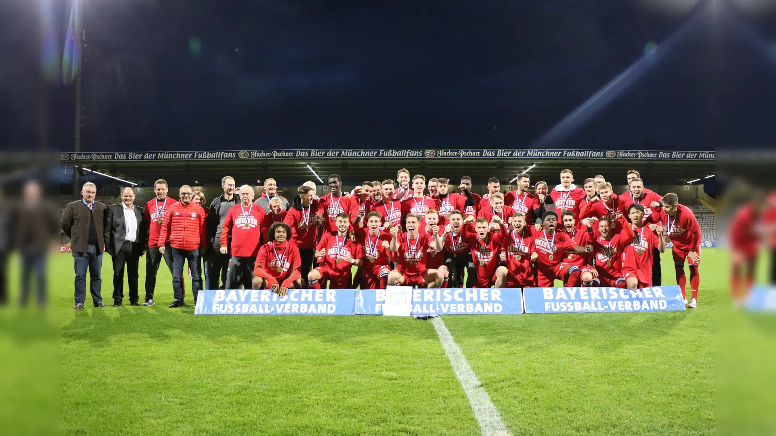 Zum zweiten Mal nach 2014 wurde der FC Bayern II Meister der Regionalliga Bayern. Klappt es diesmal auch mit der lang ersehnten Rückkehr in die 3. Liga? (Foto: BFV)