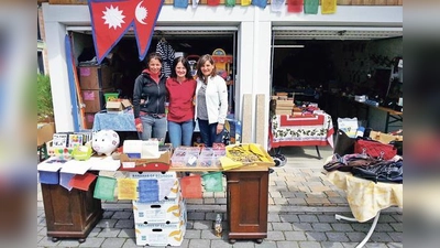 Katja Doering und ihre fleißigen Helfer beim Benefizflohmarkt für die Opfer des Erdbebens.	 (Foto: VA)